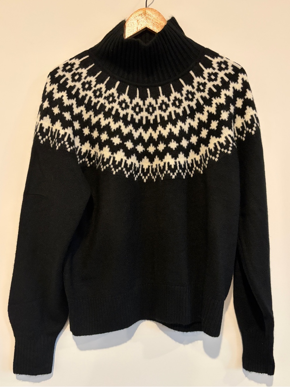 NWOT GAP Medium Women Black Cream Fair Isle Turtleneck Sweater
